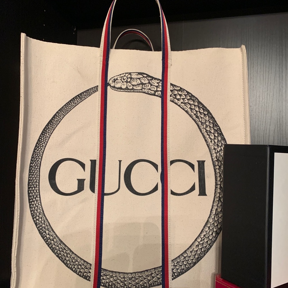 Gucci canvas tote. Authentic. Large.